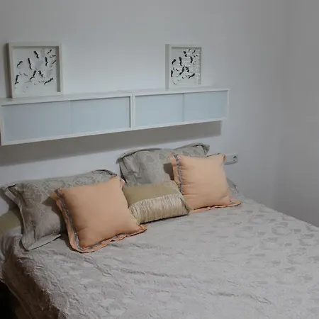 Luna Apartment *